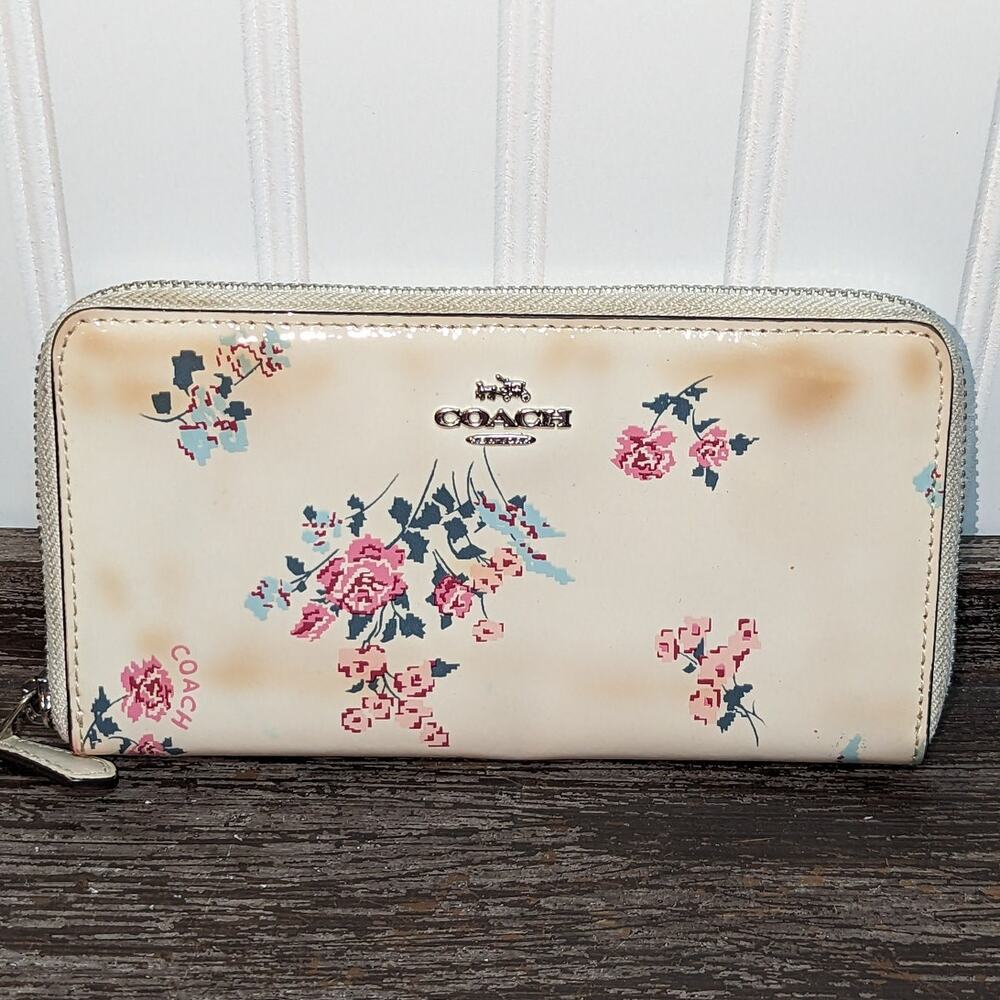 Coach Womens Floral Cream Pink Patent Leather Wallet Card Organizer Zip Closure